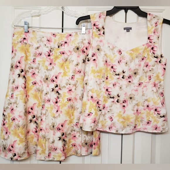 Ann Taylor Dresses & Skirts - ANN TAYLOR  Petites Peony 2 Piece Skirt Set